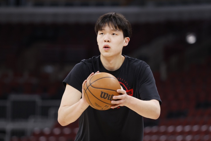 杨瀚森官方身高2米16&体重121公斤 相比新秀赛季训练营时都有下降 杨瀚森官方身高2米16&体重121公斤 相比新秀赛季训练营时都有下降
