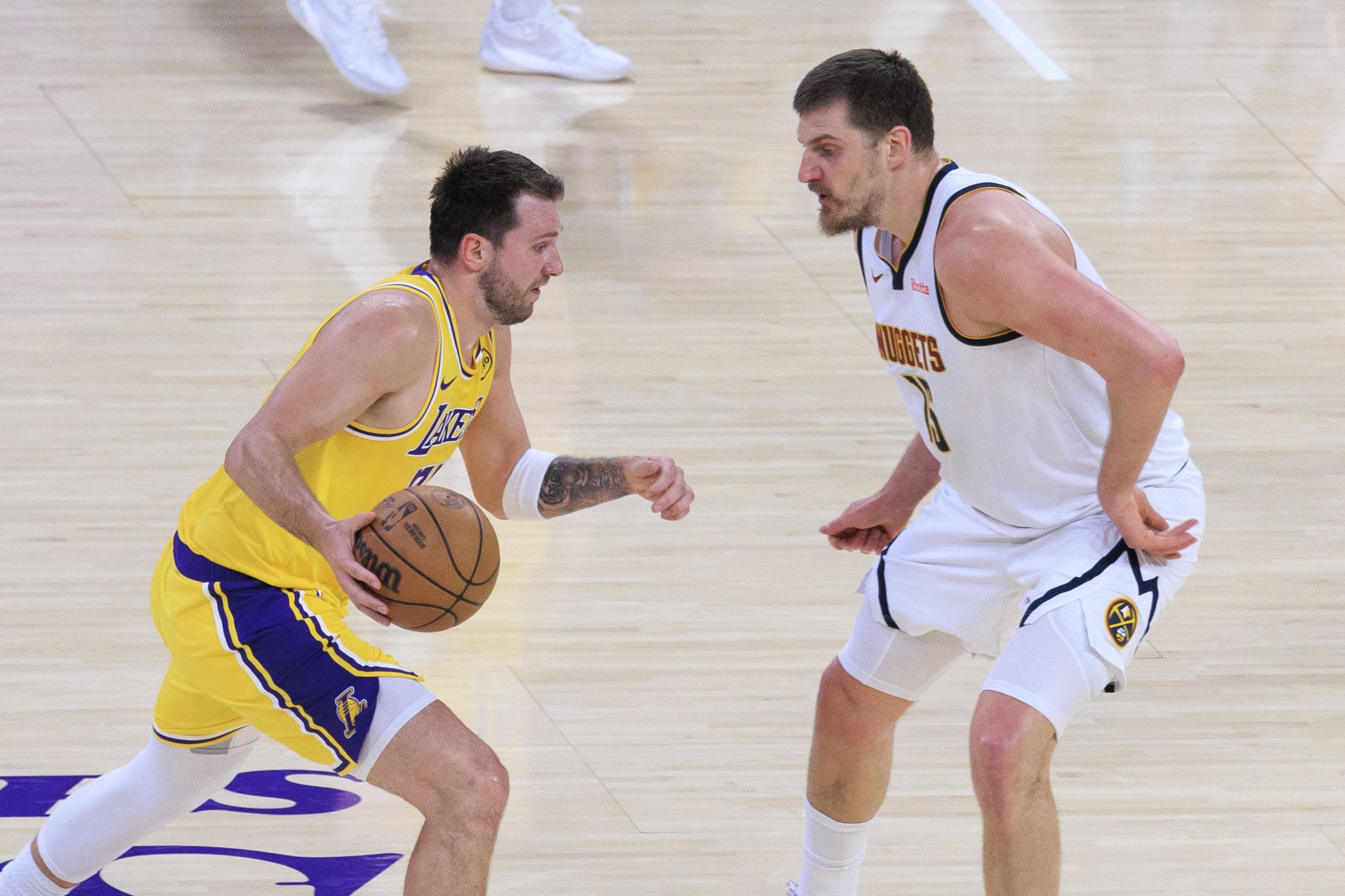 东契奇被交易引热议:夏普与乔·约翰逊谈NBA非卖品