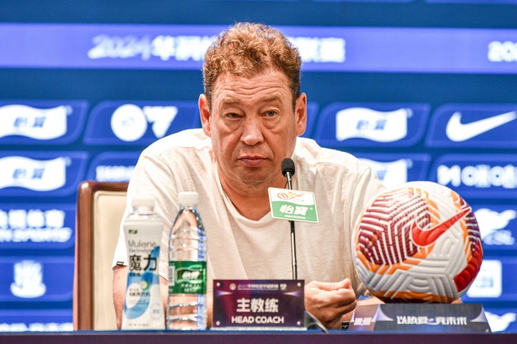 斯卢茨基:特谢拉明回归,伤病未彻底扭转