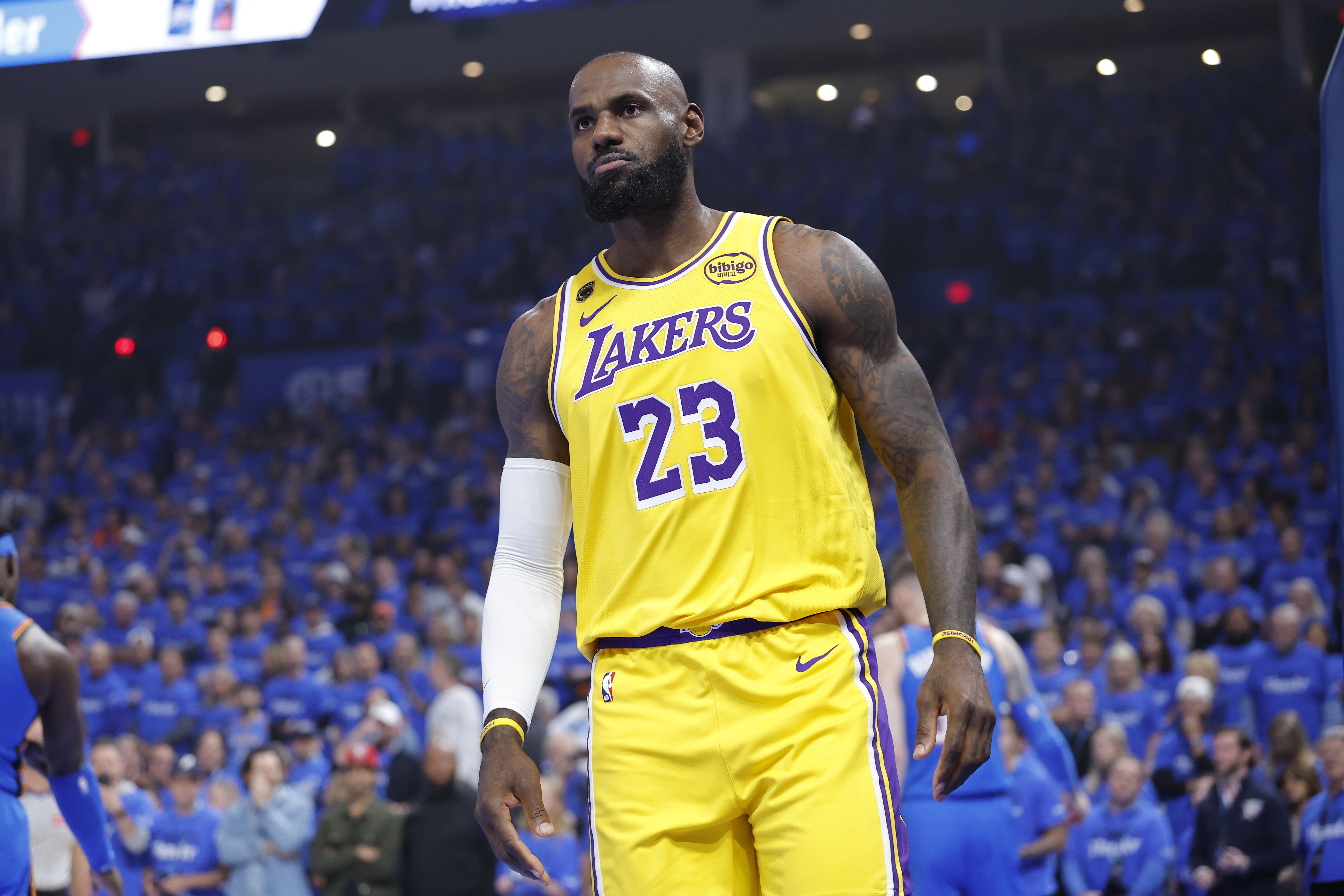 NBA总裁萧华喊话詹姆斯:请尽快决定下家