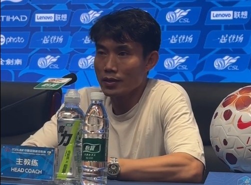 郑智谈雷森德伤情:盼无大碍,直接送医待评估